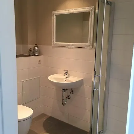 Apartment Adele _ Gaestezimmer Am Elberadweg Dresden